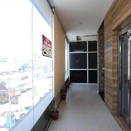 Hotel Pearl Grand & Banquet Zirakpur Buitenkant foto