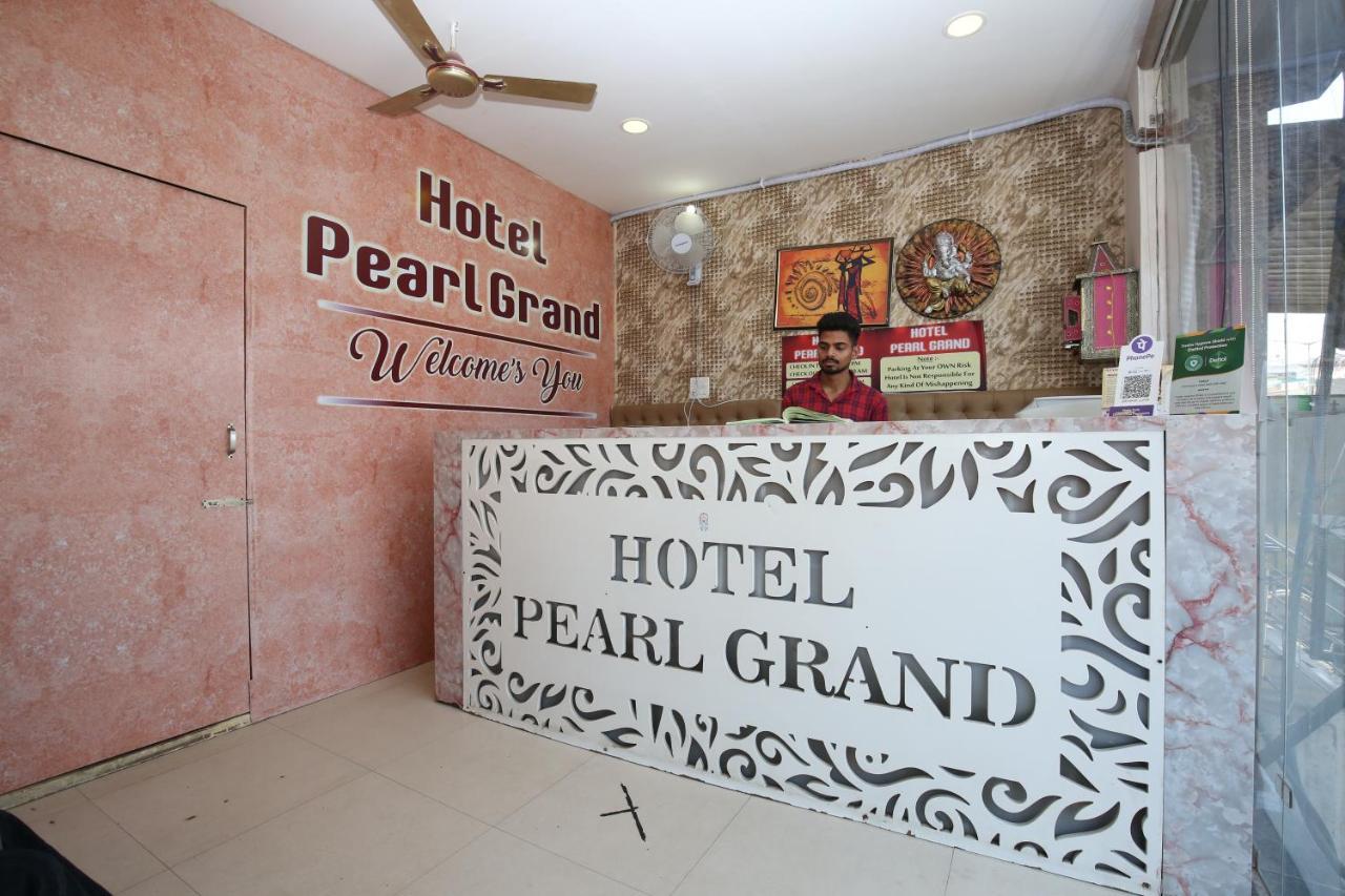 Hotel Pearl Grand & Banquet Zirakpur Buitenkant foto